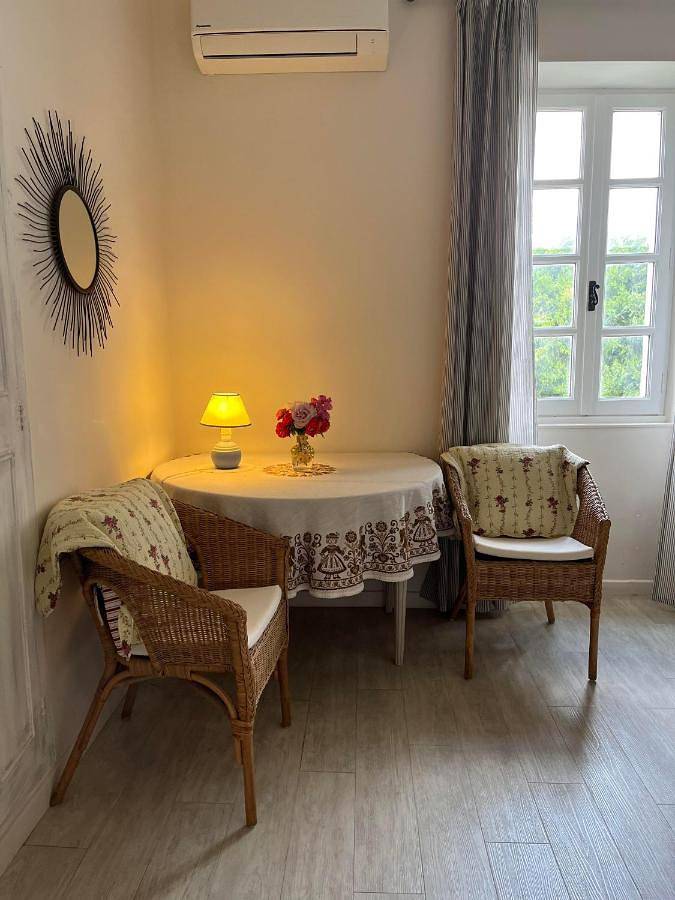 Double Room in Entraigues-sur-la-Sorgue, Vaucluse