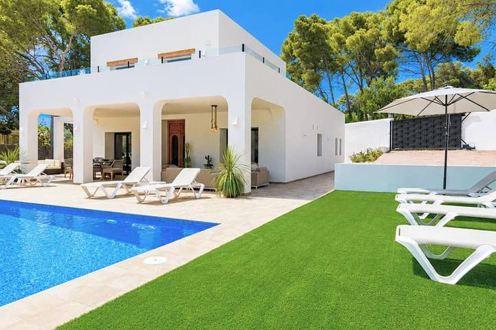 Filter.long_travel.villa für 6 Personen, mit Balkon und Garten sowie Pool in Moraira