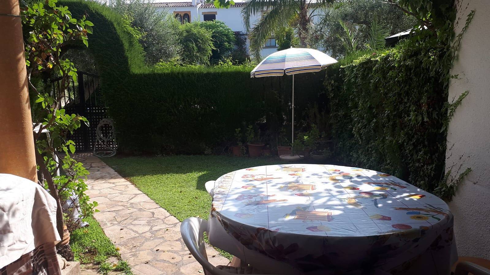 Ferienhaus 'Villa Consuelo' mit Gemeinschaftspool, privater Terrasse und eigenem Garten in Cambrils, Costa Dorada