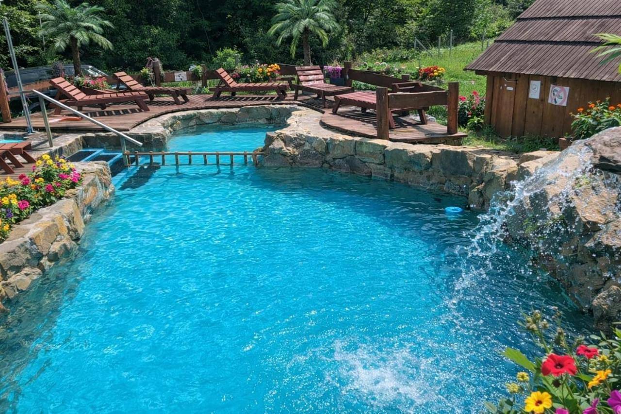 Paradiso Resort domki pokoje mala Italia in Karpaty (Polska)