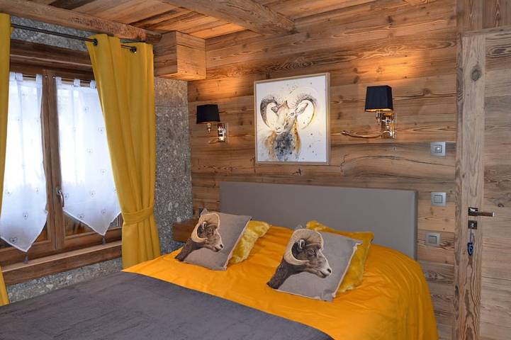 Gîte pour 14 personnes, avec balcon et jardin ainsi que jacuzzi et sauna, animaux acceptés dans Office de Tourisme de Praz sur Arly - 2