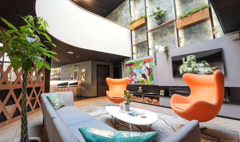 Hôtel pour 2 personnes, avec piscine et sauna ainsi que terrasse et vue