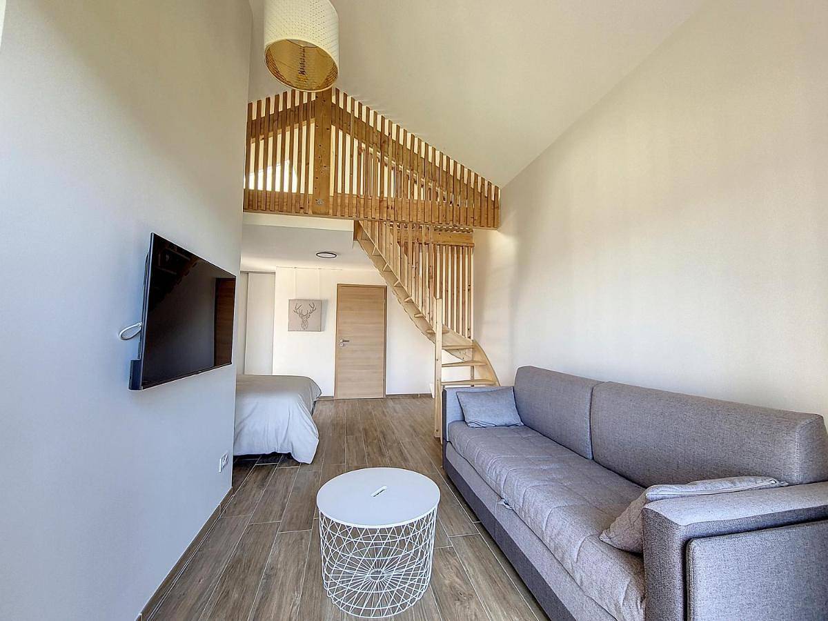 Two-Bedroom House in Bilieu, Lac de Paladru