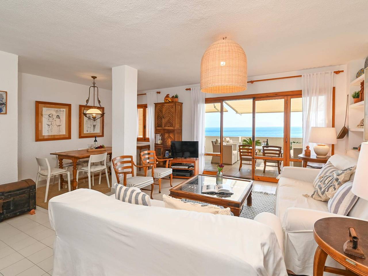 Apartamento entero, Apartamento cómodo con piscina a 25m de la playa en Jávea in Playa del Arenal, Jávea