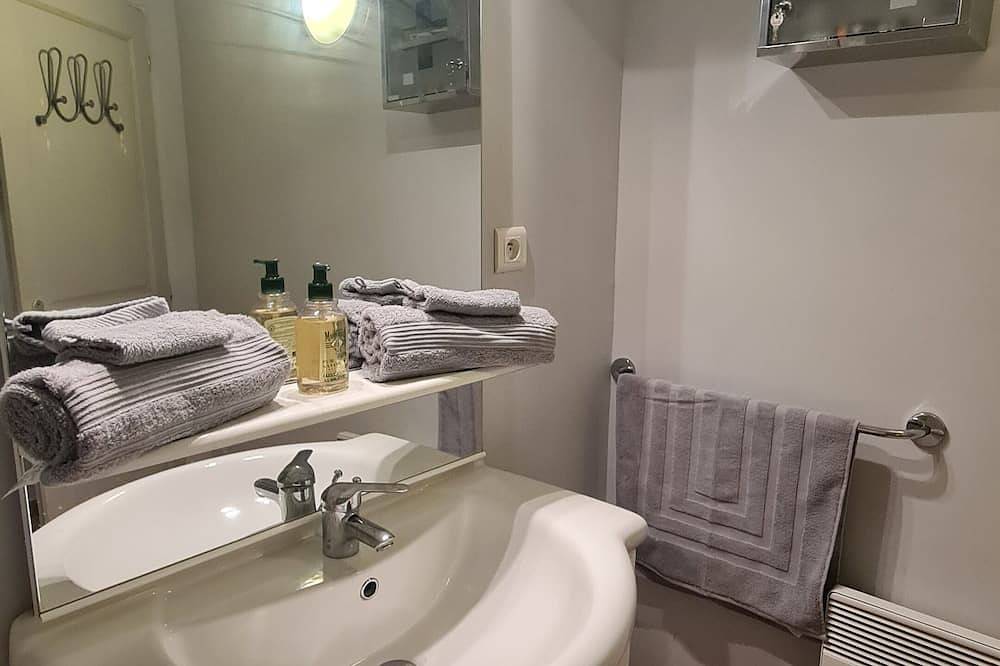 Appartamento intero, Piacevole appartamento con aria condizionata residence *** piscina, mare a piedi in Serra di Ferro, Ajaccio e dintorni