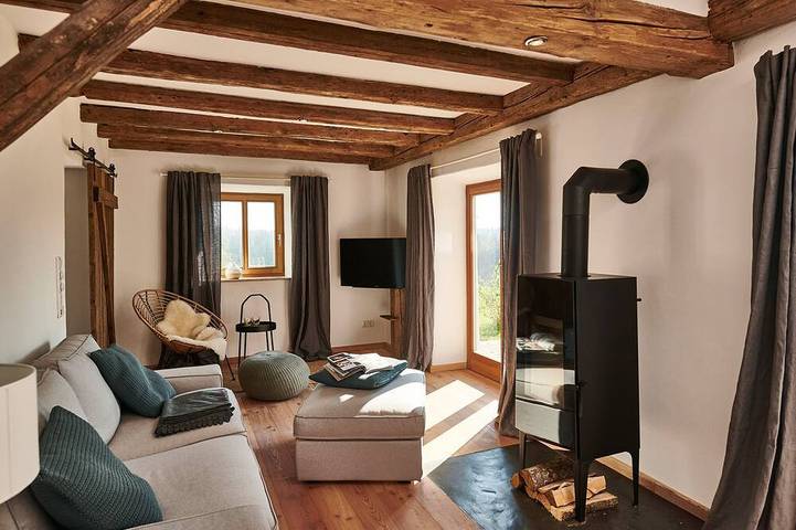Ferienhaus für 6 Personen, mit Terrasse und Garten sowie Pool