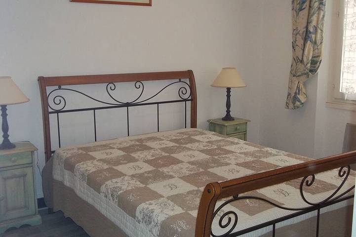 Gîte pour 4 personnes, avec jacuzzi dans Port de Sanary sur Mer - 2