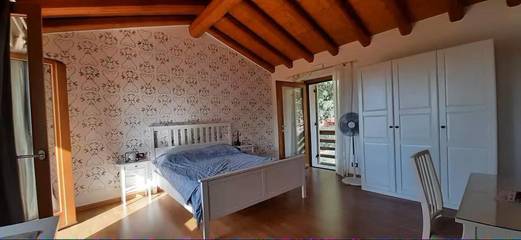 Gîte pour 3 personnes, avec balcon ainsi que vue et piscine à Polcenigo