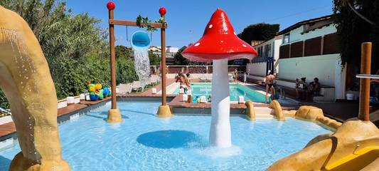 Casa Mobile per 4 Persone in Comune di Pietra Ligure, Provincia di Savona, Foto 2