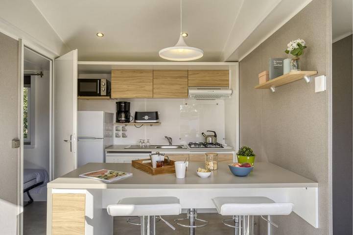 Camping pour 5 personnes, avec terrasse ainsi que piscine et jardin, animaux acceptés à Perros-Guirec - 4