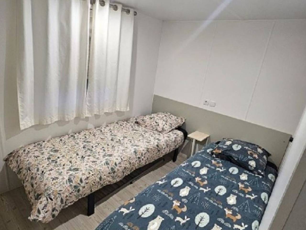 Mobile home for 6 with terrace in Charlieu in Charlieu, Roanne region