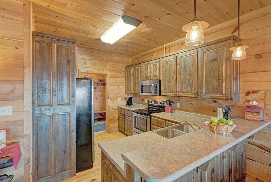 Harley's Hideaway / In der Nähe von Sehenswürdigkeiten im Hochland / Blick auf die Berge / Haustiere erlaubt -10% Last-Minute-Rabatt - Rabatt im Online-Angebot enthalten in Blue Ridge Parkway, Seven Devils