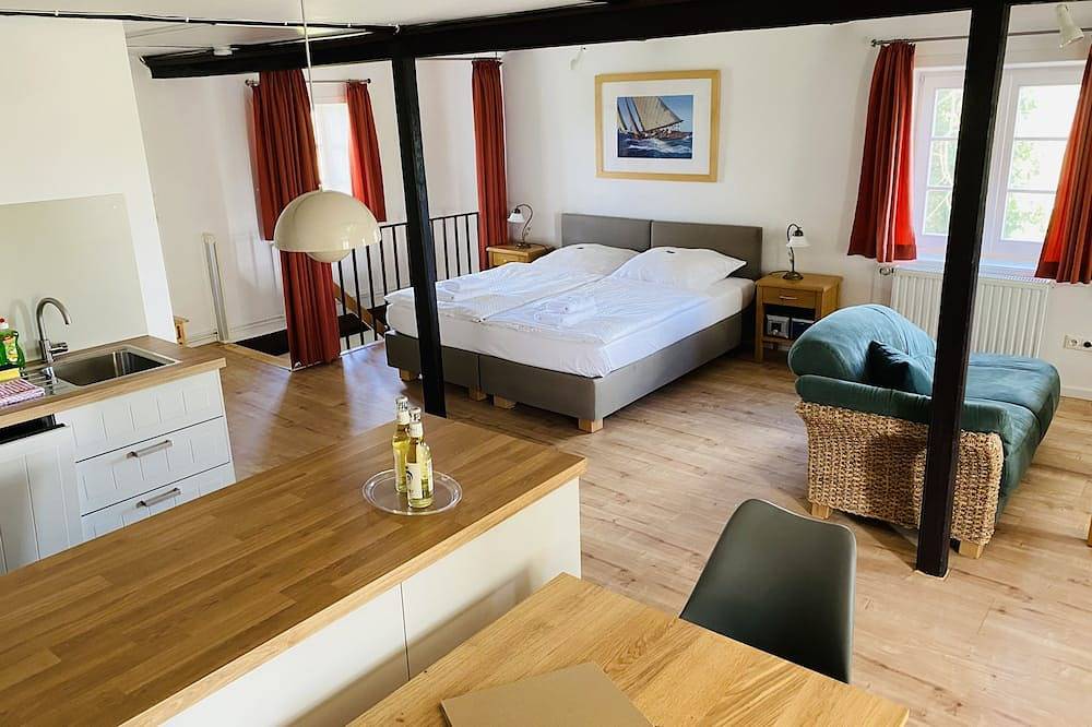 Ganze Wohnung, Studiozimmer für 2 Gäste in Grünendeich, Altes Land Stade