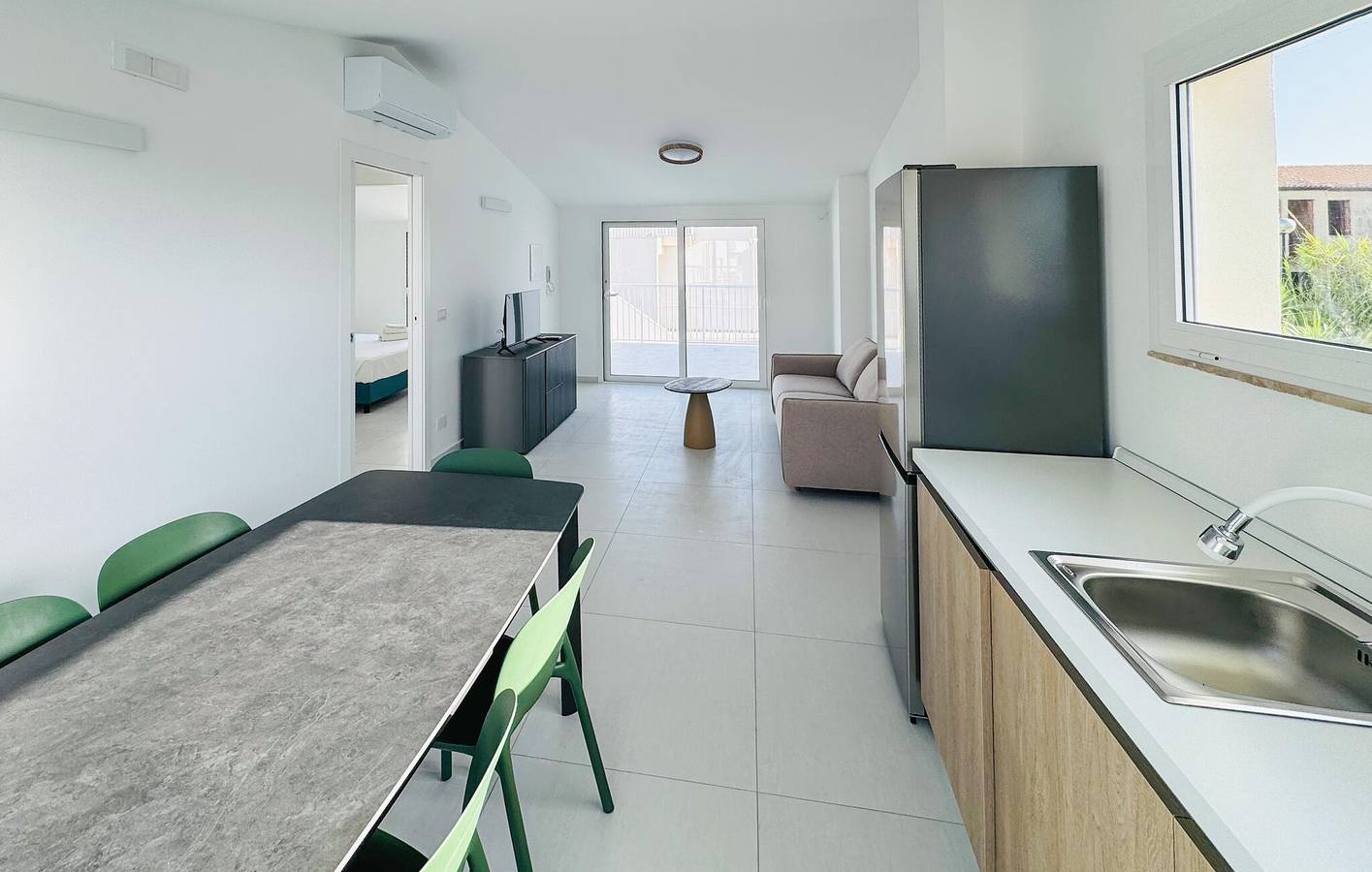 Entire holiday apartment, Sea View Apartment with AC, Terrace & Parking - 2.5km to Maganuco Beach in Marina di Modica, Modica