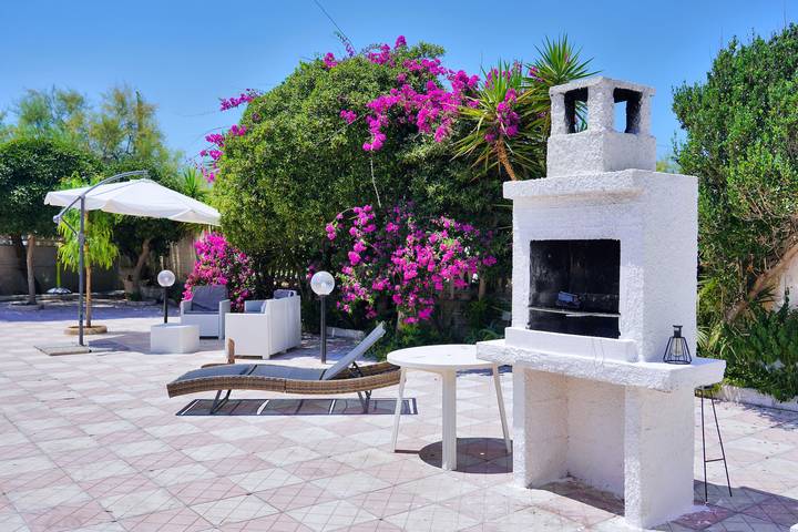 Villa „Luciana“ mit Meerblick, privater Terrasse und Klimaanlage in Specchiarica, Manduria