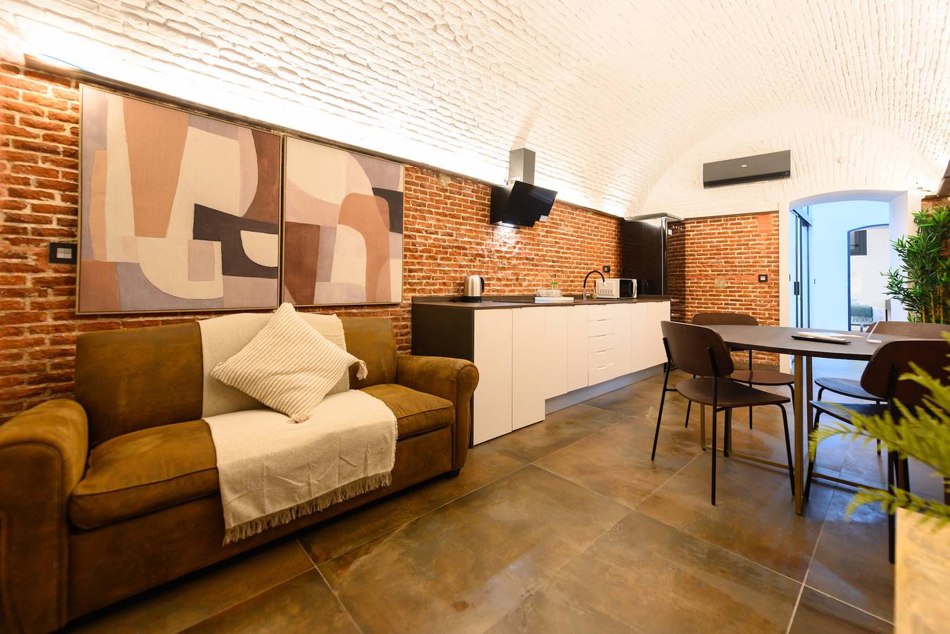 Entire apartment, M (Dfe11Si) Elegante piso de dos dormitorios en e in Centro (Madrid), Madrid