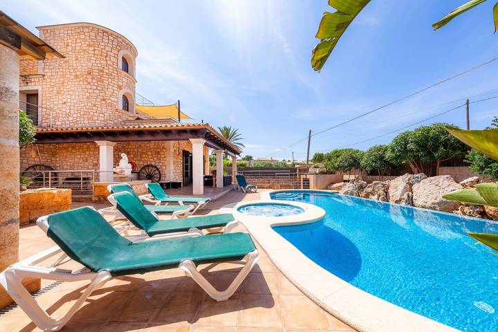 Location de vacances pour 8 personnes, avec jardin à Cala Santanyí - 2
