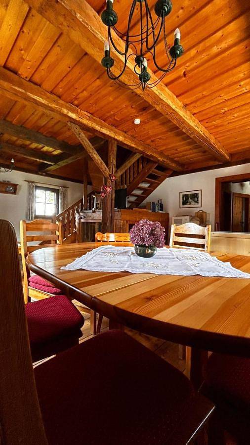 Gîte pour 8 personnes, avec vue et jardin, adapté aux familles dans Eberstein