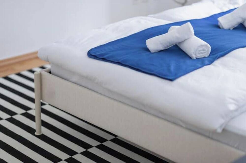 Appartement entier, Studio Bauhaus at the main station in Dessau, Domaine des jardins de Dessau-Wörlitz