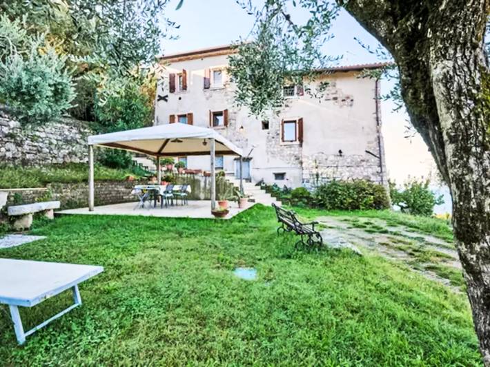 Villa pour 4 personnes, avec jardin à Torri del Benaco