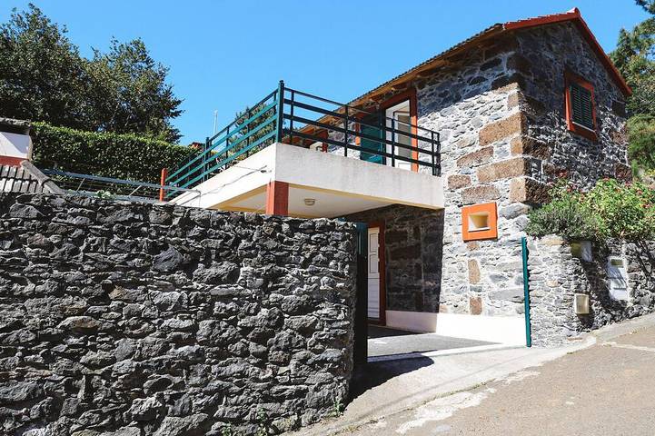 Cottage for 4 people, with balcony in Madeira