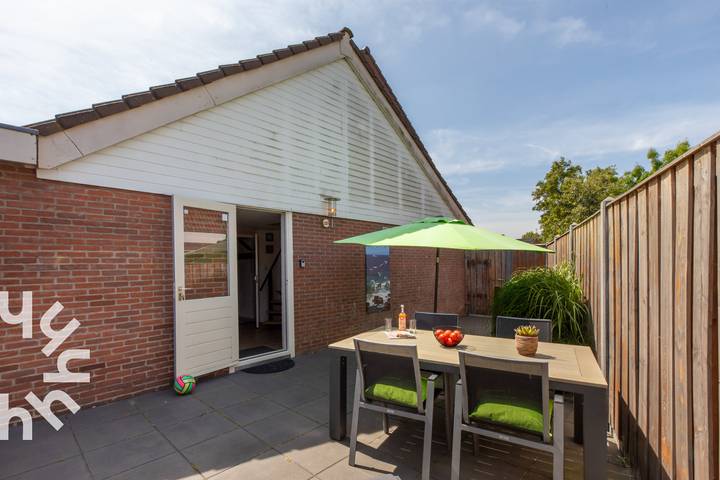 Ferienhaus für 4 Personen, mit Terrasse und Garten in Oostkapelle