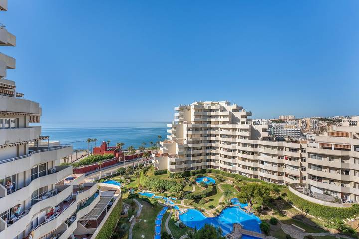 Gehele studio, Studio 'Benal Beach Sea View' met zwembad, wifi en airconditioning in Torrequebrada, Benalmádena