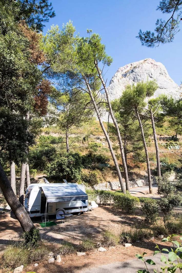 Camping pour 5 personnes, avec terrasse dans les Bouches-du-Rhône - 4