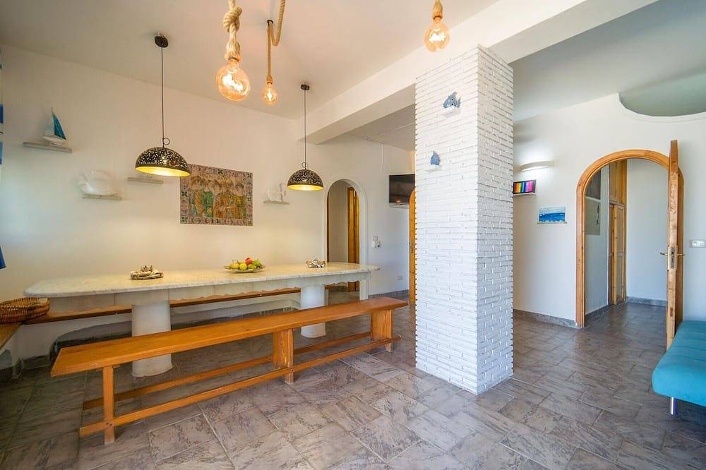 Geheel appartement, Mooi appartement met 3 slaapkamers in. in Trappeto, Provincie Palermo