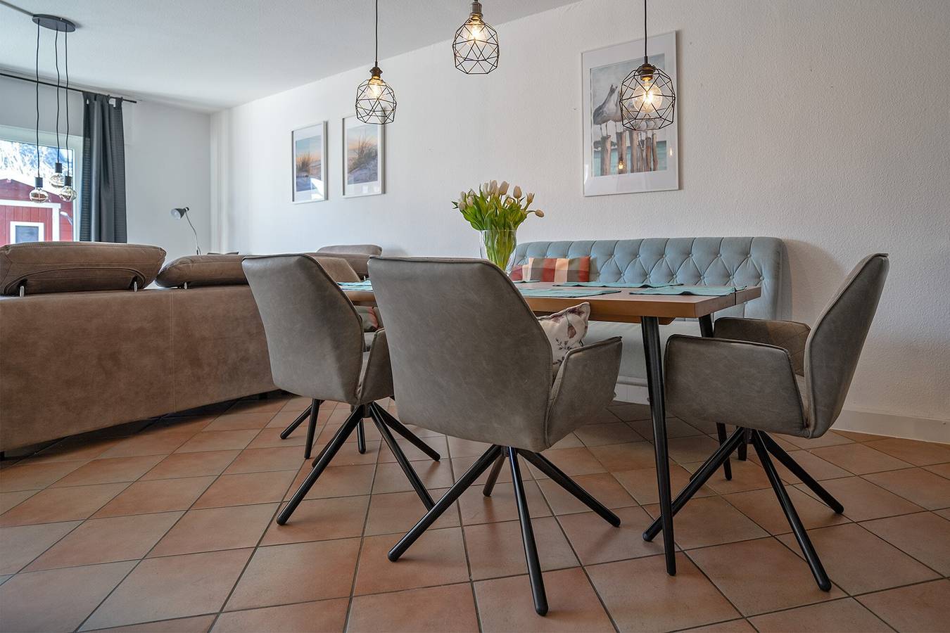 Ferienhaus 'Biene Am Meer' mit privater Terrasse und Wi-Fi in Norddeich Mole, Norddeich