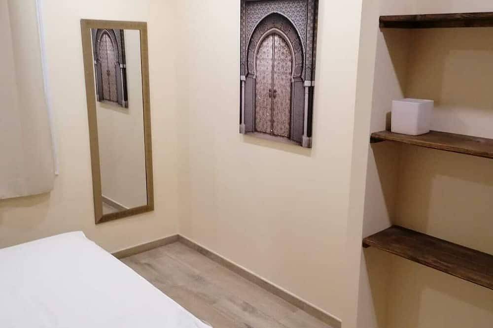 Hel lejlighed, Rental Apartment in Juan-les-pins \"Pinède\", 4 people. in Juan-les-Pins, Antibes