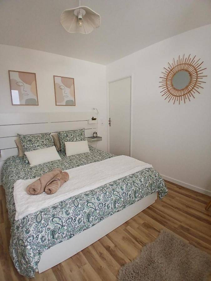 Appartement entier, One-Bedroom Apartment in Saint-Michel-sur-Orge, Essonne