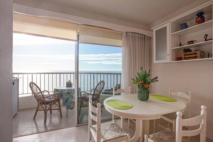 Ganze Wohnung, Einzimmerapartment "Sarai" mit Meerblick, Bergblick, Wlan & Terrasse in San Marcos, Teneriffa Nord