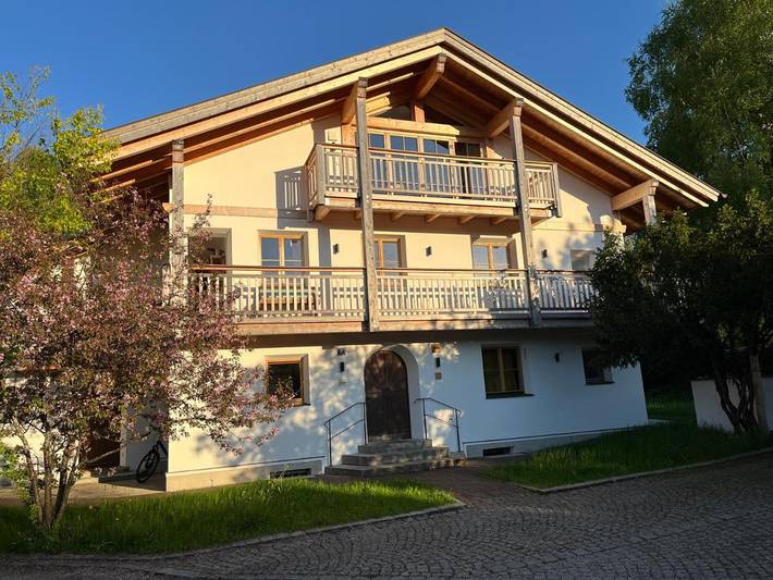 Ferienwohnung für 5 Personen, mit Terrasse und Garten sowie Ausblick