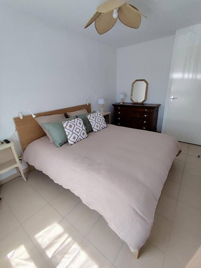 Apartamento de vacaciones para 4 personas, con vistas además de piscina y balcón - 1