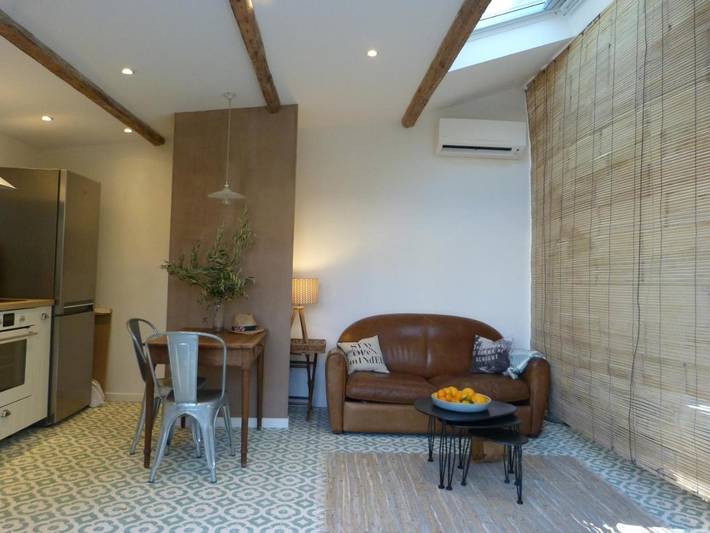 Maison d’hôte pour 3 personnes, avec Terrasse ainsi que Jardin et Vue à Arles - 4