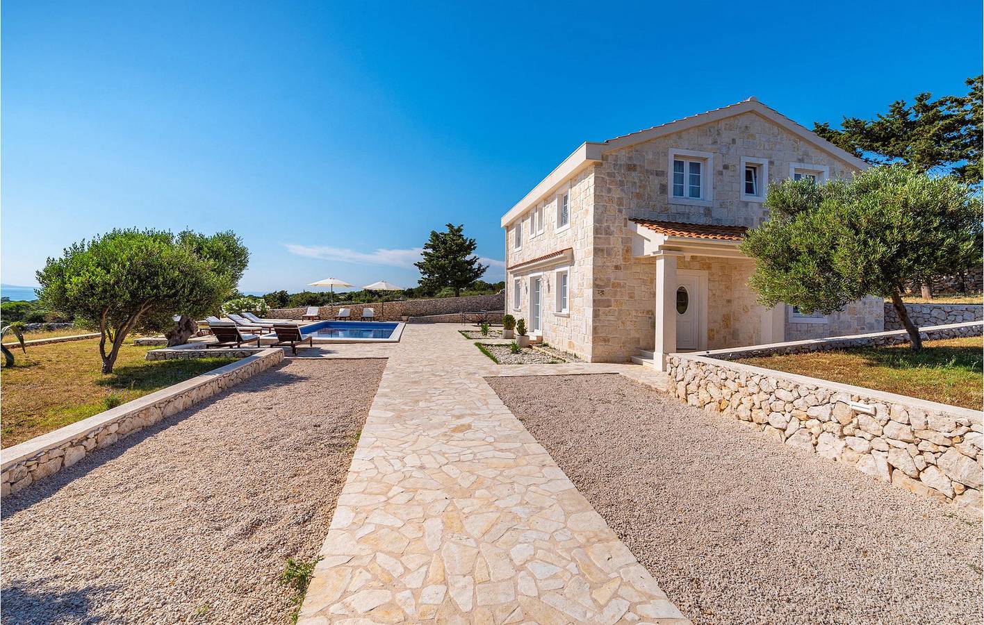 Appartement moderne de 2 chambres avec piscine, Wi-Fi et parking près de Stara Novalja in Novalja, Pag