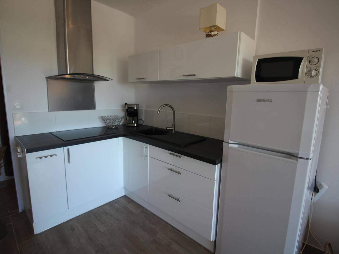 Apartamento entero, Aran 14 - Apartamento acogedor y con muy buenas vistas del mar. in Llansá, Alt Empordà