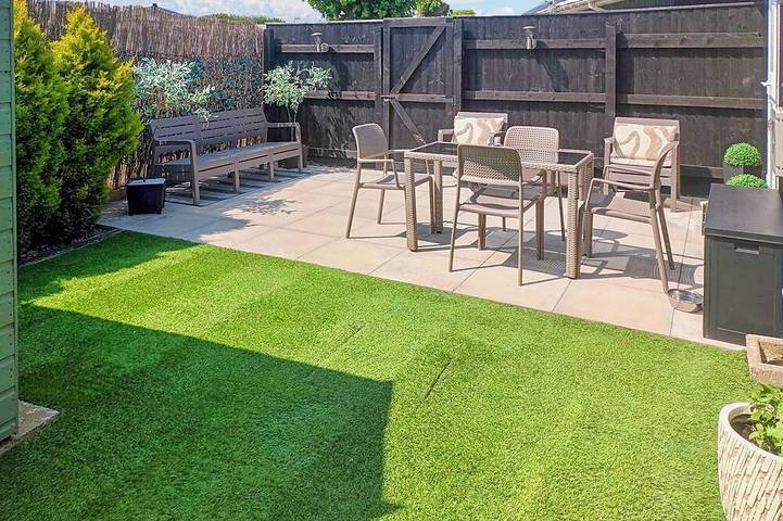 Cottage for 2 people, with garden, with pets in Chapel St. Leonards