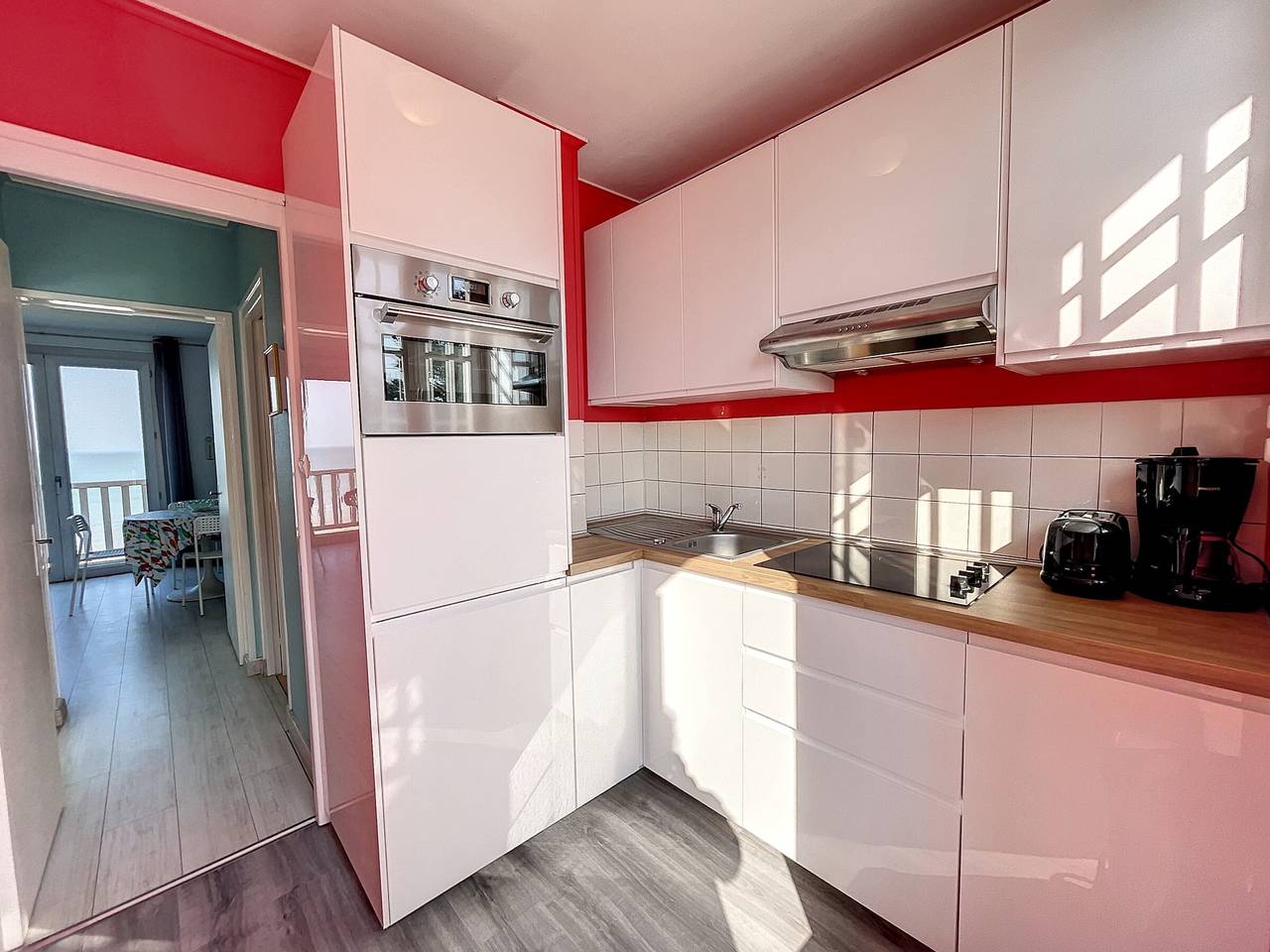 Ganze Wohnung, Wohnung mit Balkon, Garten und direktem Strandzugang in Jullouville, Côte de la Déroute
