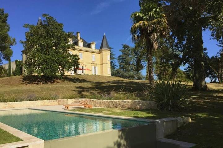 Villa pour 14 personnes, avec jardin ainsi que piscine et vue