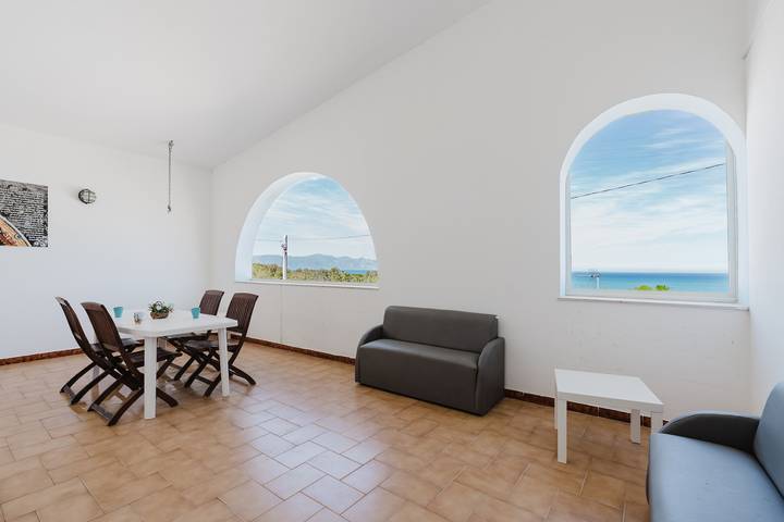 Entire apartment, Apartment 'Terrazza Sul Mare' with Sea View, Private Terrace and Wi-Fi in Balestrate, Palermo Province