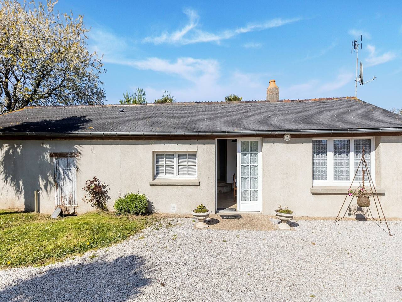 Maison de vacances pour 5 personnes avec jardin in Montaigu-la-Brisette, Côte de la Déroute