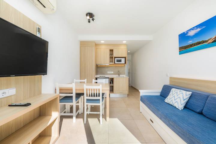 Ganze Wohnung, Ferienwohnung 'Bon Aire N3' mit Gemeinschaftspool, Wlan und Klimaanlage in Cala Serena, Felanitx