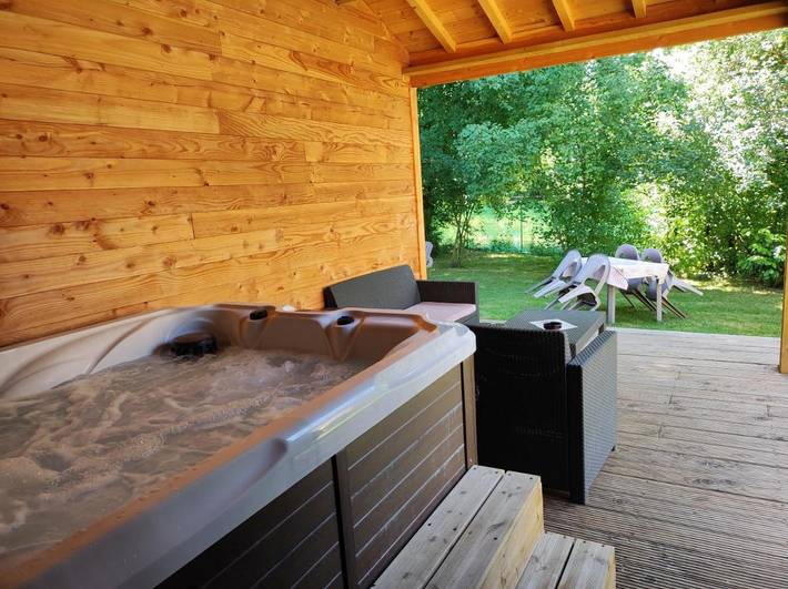 Gîte pour 4 personnes, avec jacuzzi et jardin à Oisly