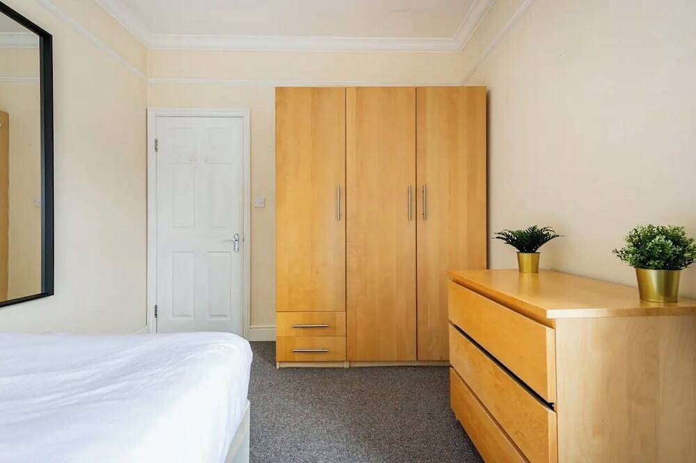 Ganze Wohnung, Lovely 3-bed 20 minutes to Central London in Wandsworth, London