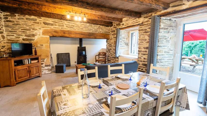 Gîte pour 6 personnes, avec terrasse dans Cubières - 4