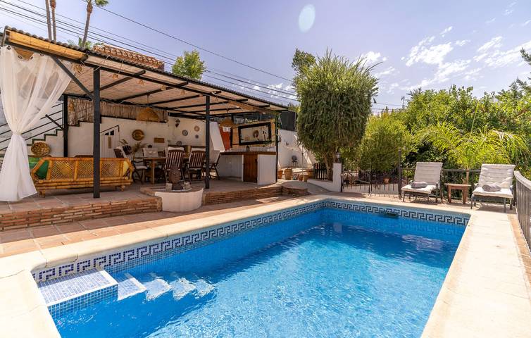 Gemütliches Apartment mit Pool & WiFi, nahe Alhaurín - Parkplatz, AC & Grill in Alhaurín el Grande, Cordillera Penibética