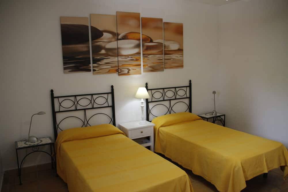 House with pool and garden ideal for families in Sant Jordi de ses Salines, Sant Josep de sa Talaia