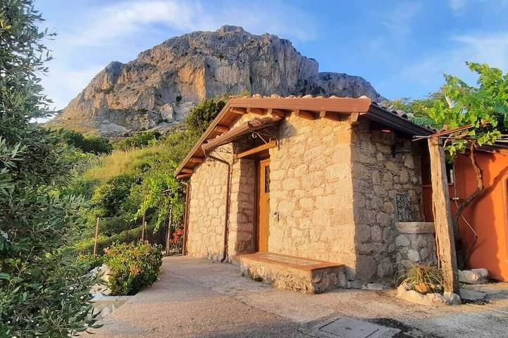Gîte pour 4 personnes, avec Terrasse à Torrenova